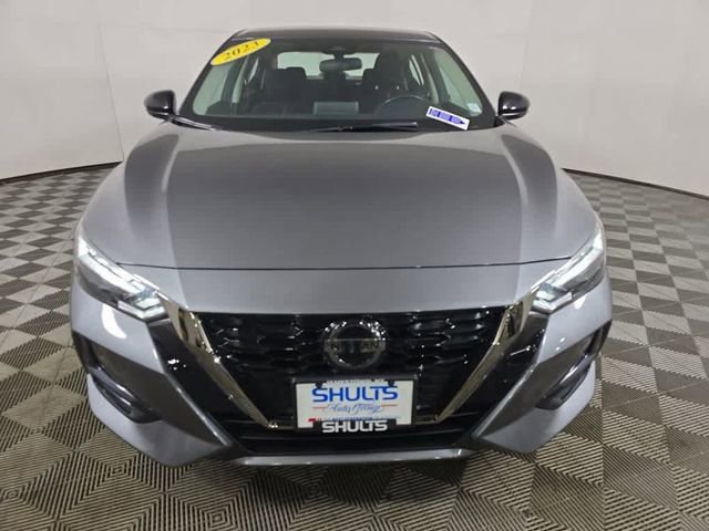 Used 2023 Nissan Sentra SR w/ Trunk Package image 3