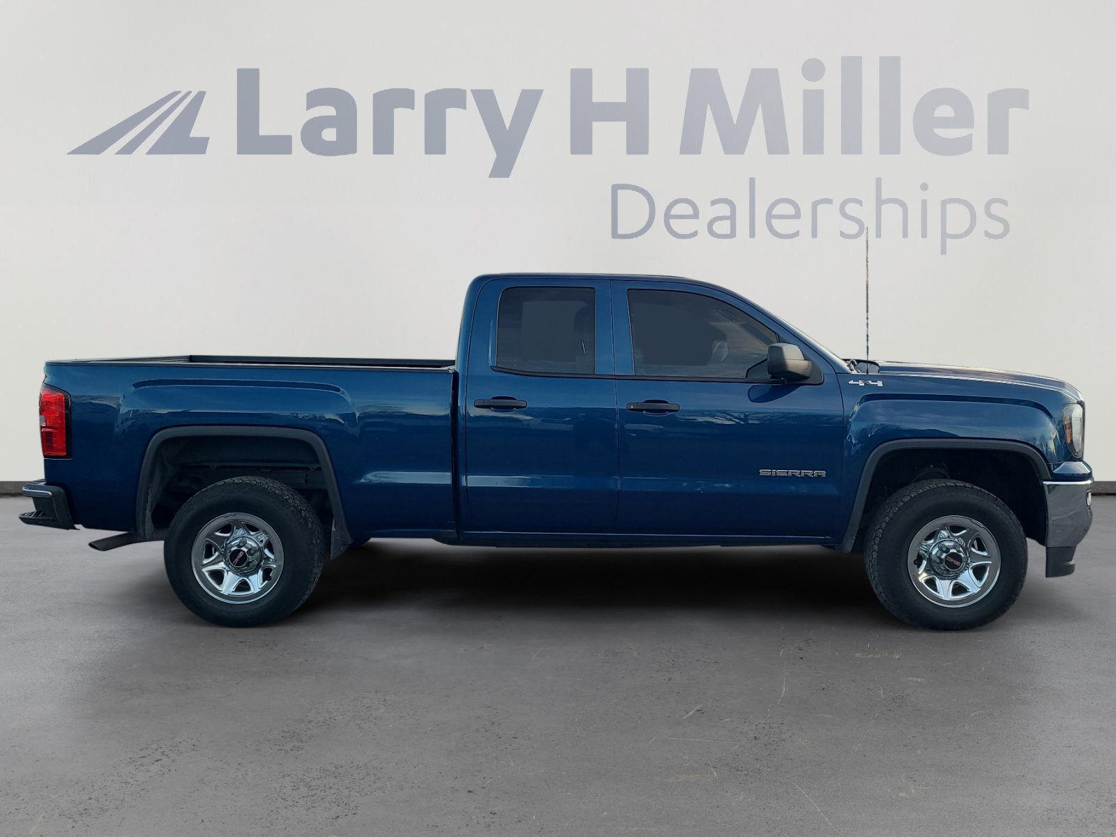 Used 2017 GMC Sierra 1500 4x4 Double Cab w/ Sierra Appearance Package image 6
