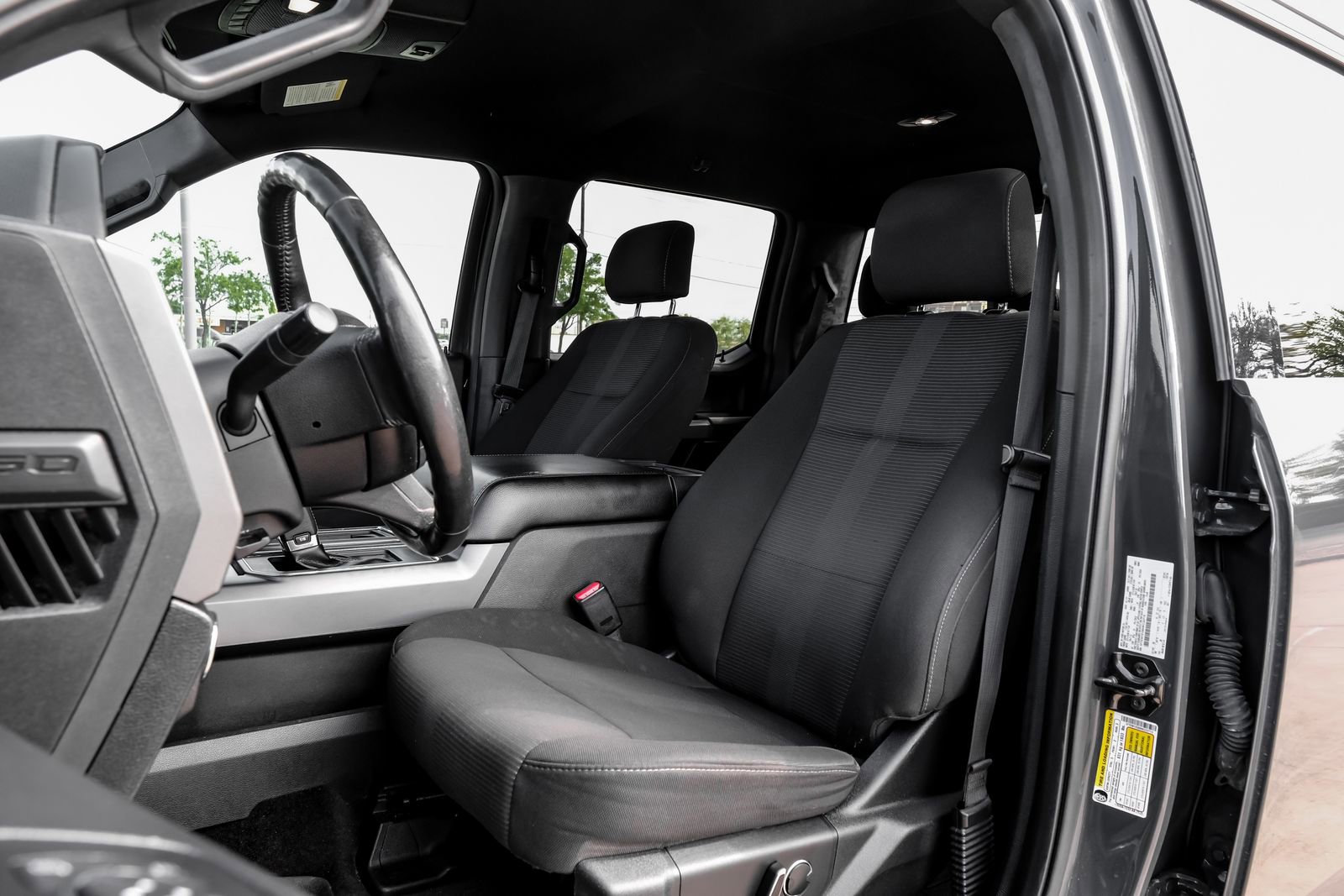 Used 2017 Ford F150 XLT w/ Equipment Group 302A Luxury AWD/4WD image 34