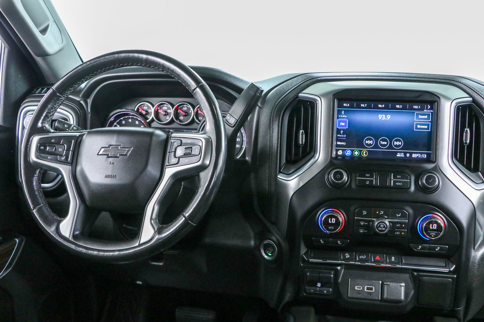 Used 2021 Chevrolet Silverado 1500 LT Trail Boss w/ Bed Protection Package AWD/4WD image 18
