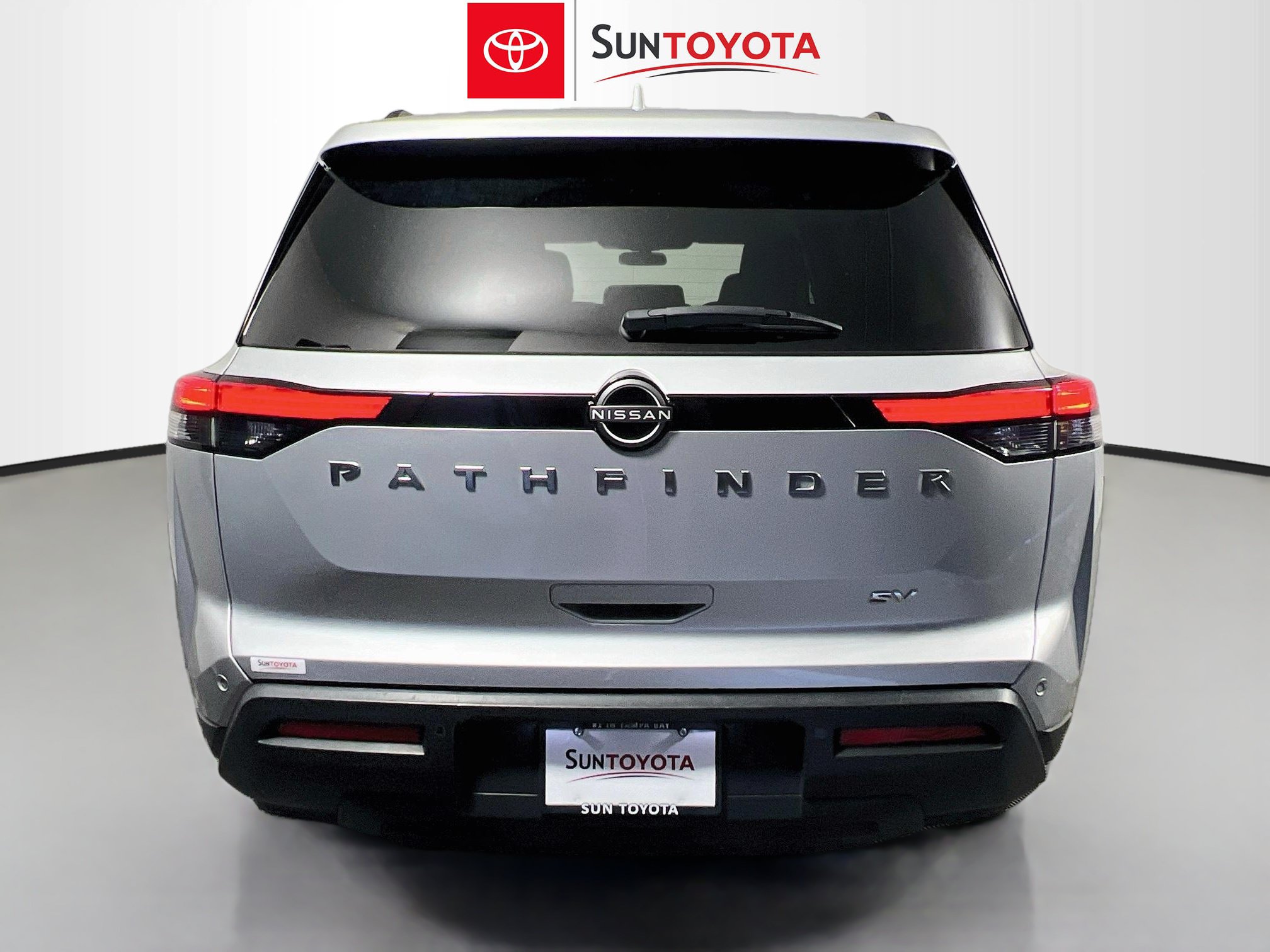 Used 2024 Nissan Pathfinder SV FWD image 5