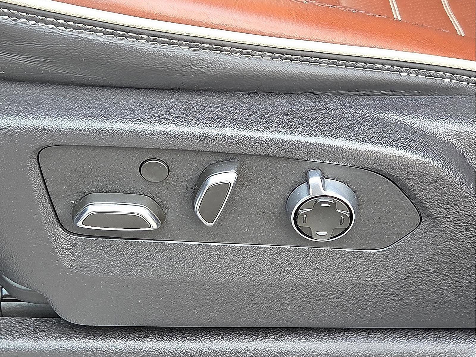 Used 2025 GMC Sierra 2500 Denali Ultimate w/ Max Trailering Package image 14