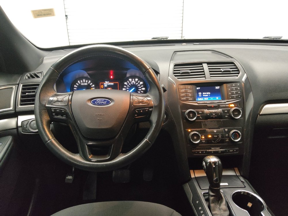 Used 2019 Ford Explorer XLT AWD/4WD image 22