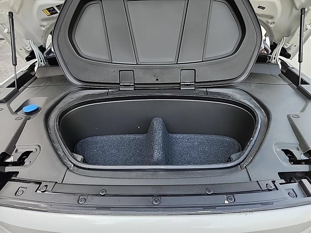 Certified 2024 Volvo XC40 Recharge Ultimate w/ Protection Package Premier AWD/4WD image 37