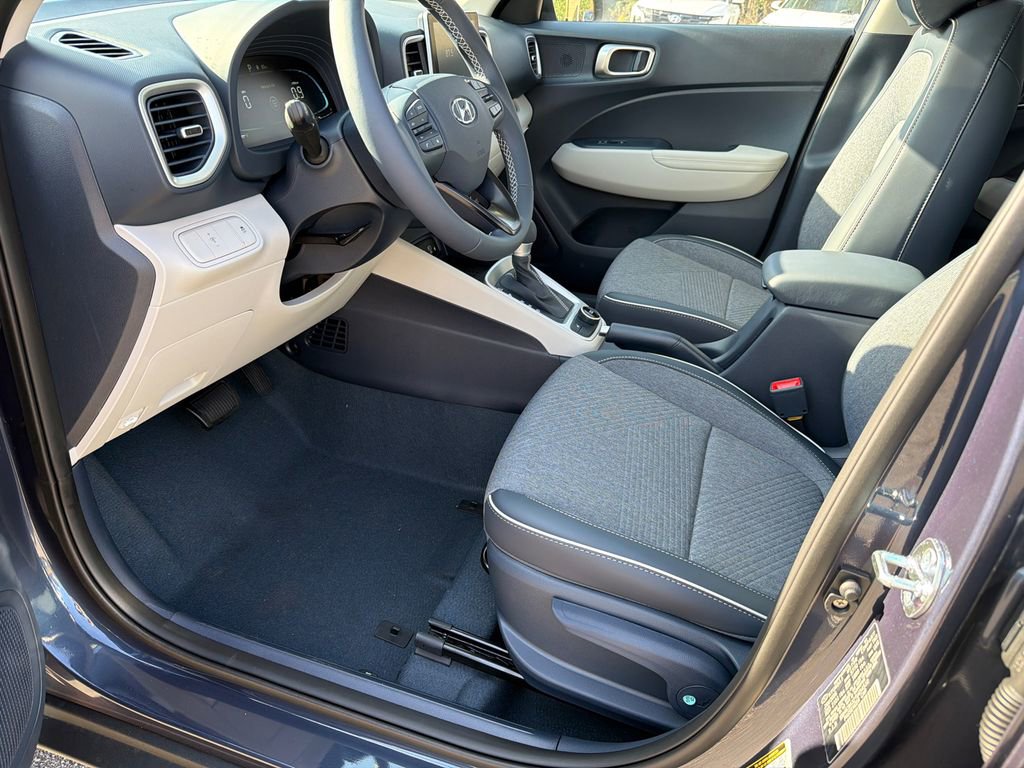 New 2026 Hyundai Venue SEL FWD image 9