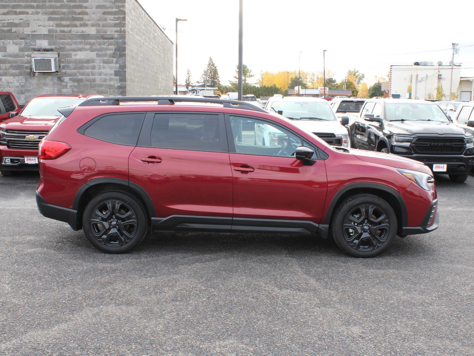 Used 2025 Subaru Ascent Bronze Edition image 4