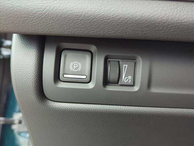 Used 2024 Cadillac XT4 Premium Luxury image 18