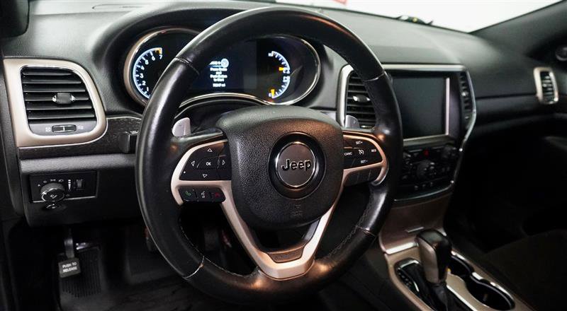 Used 2017 Jeep Grand Cherokee Laredo image 11