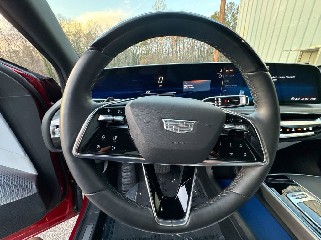 Used 2024 Cadillac Lyriq Luxury image 16