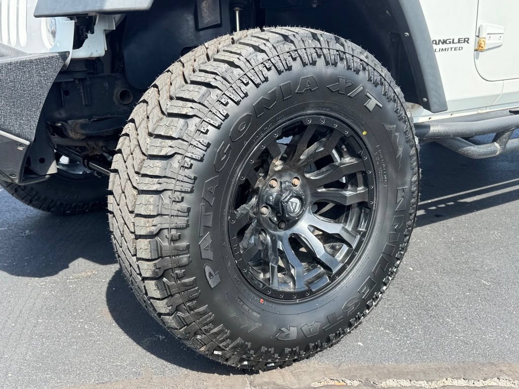 Used 2017 Jeep Wrangler Unlimited Rubicon w/ Cold Weather Group AWD/4WD image 29