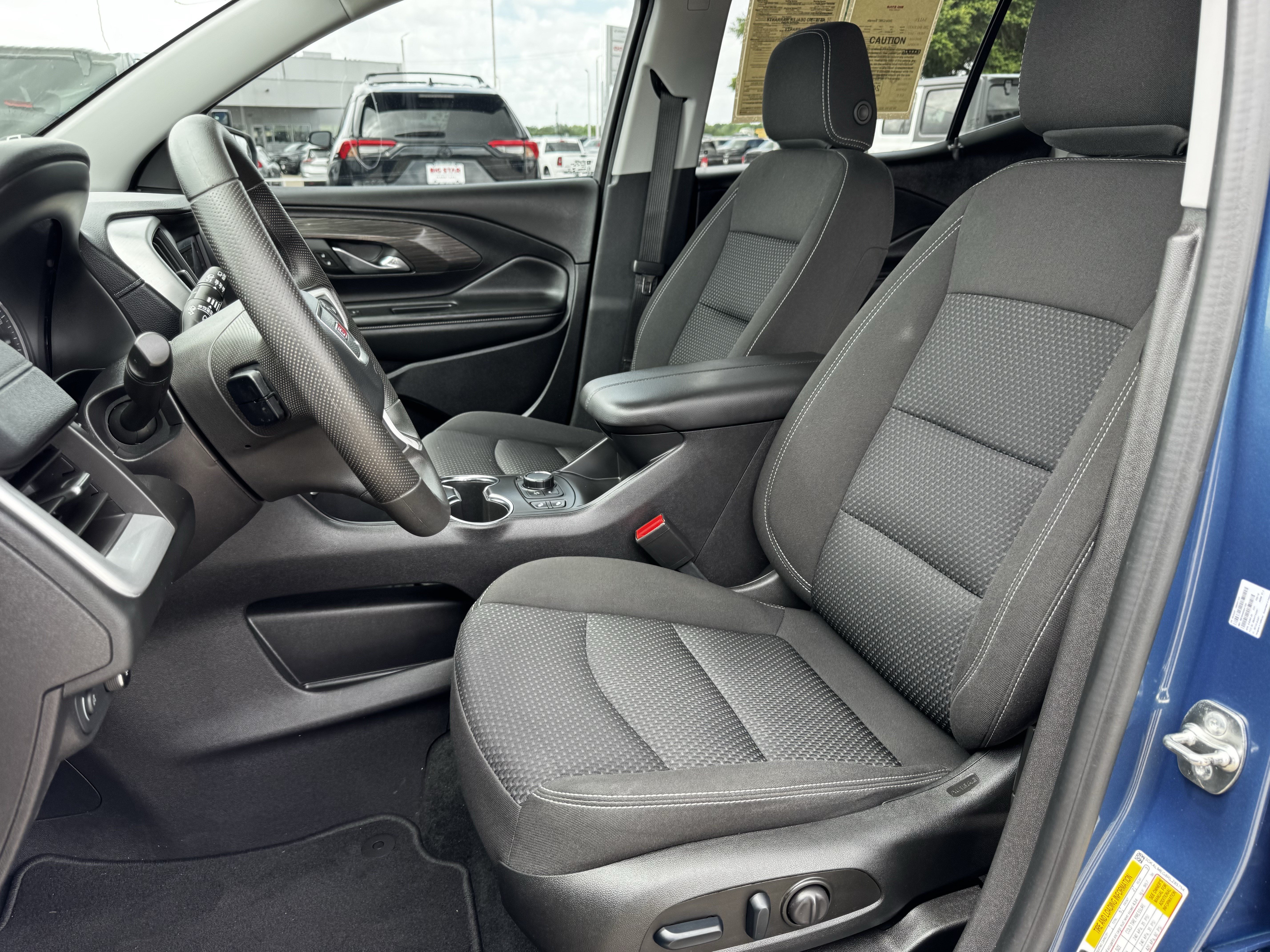 Used 2024 GMC Terrain SLE w/ Driver Convenience Package FWD image 27