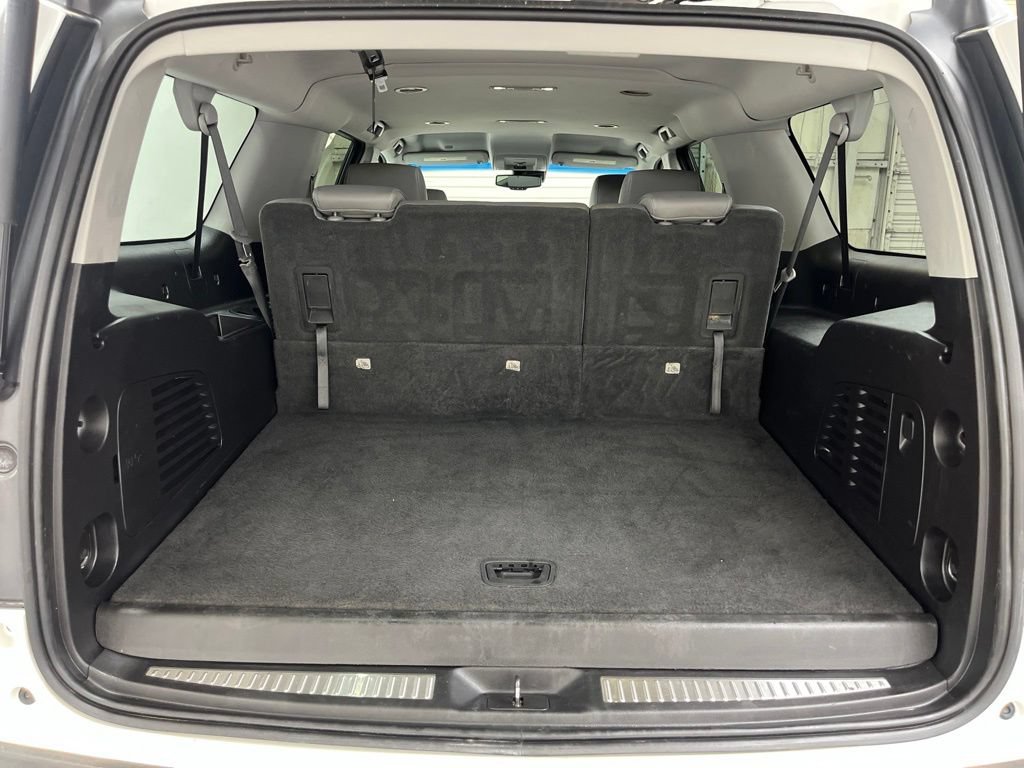 Used 2018 Chevrolet Suburban LT RWD image 25