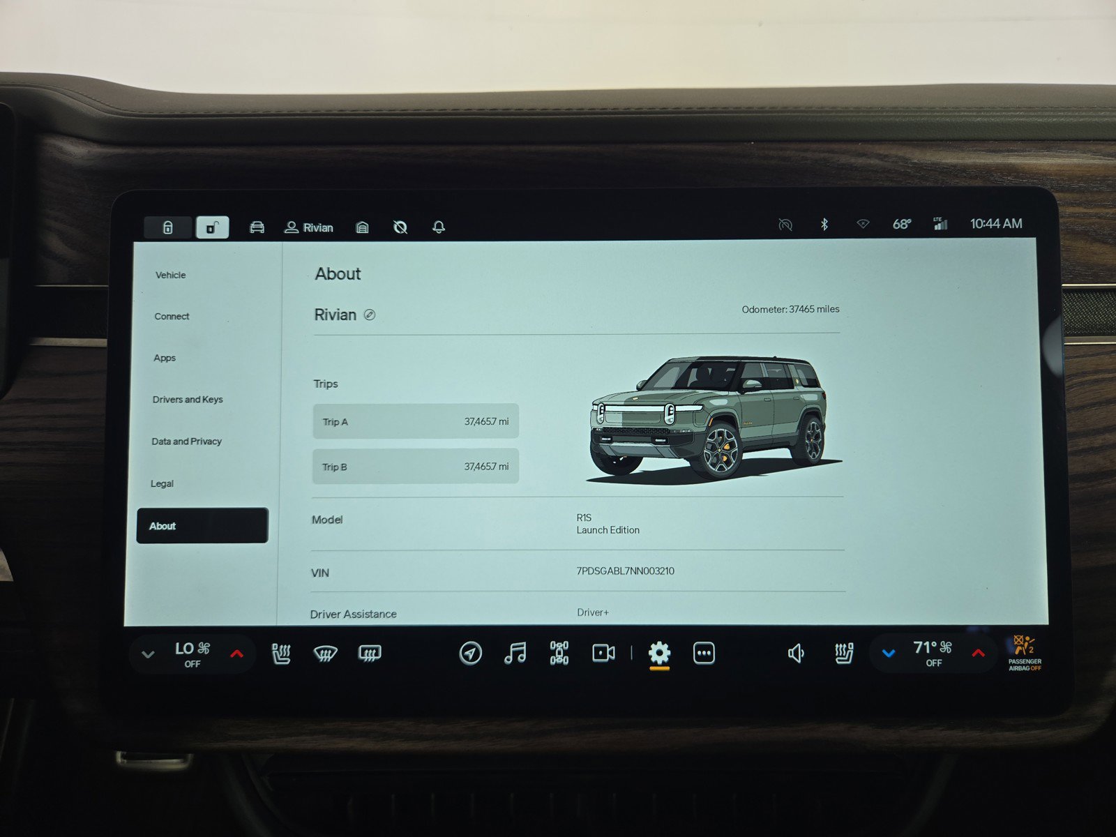 Used 2022 Rivian R1S Launch Edition image 29