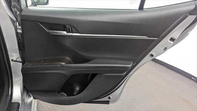 Used 2023 Toyota Camry SE FWD image 19