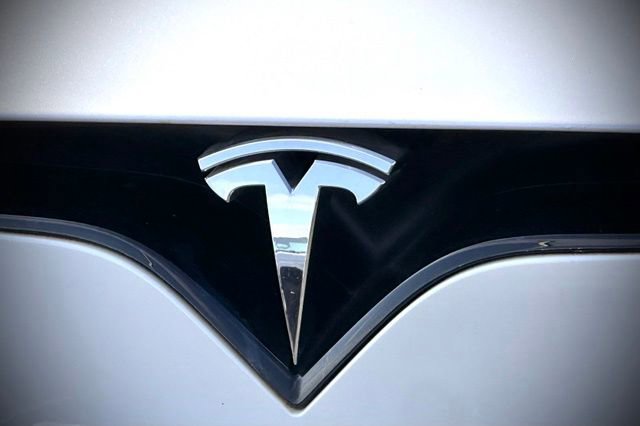 Used 2023 Tesla Model S Standard Range AWD/4WD image 7