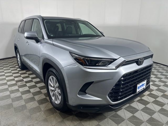 Used 2025 Toyota Grand Highlander AWD image 1