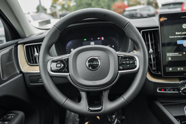New 2027 Volvo XC60 B5 Plus AWD/4WD image 24