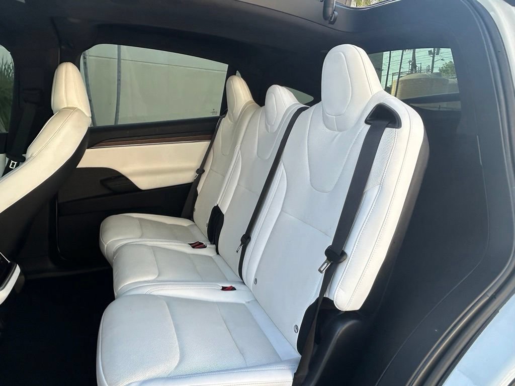 Used 2022 Tesla Model X AWD/4WD image 39