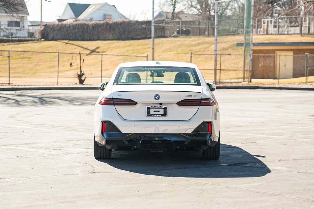 Used 2025 BMW i5 xDrive40 w/ M Sport Package image 6