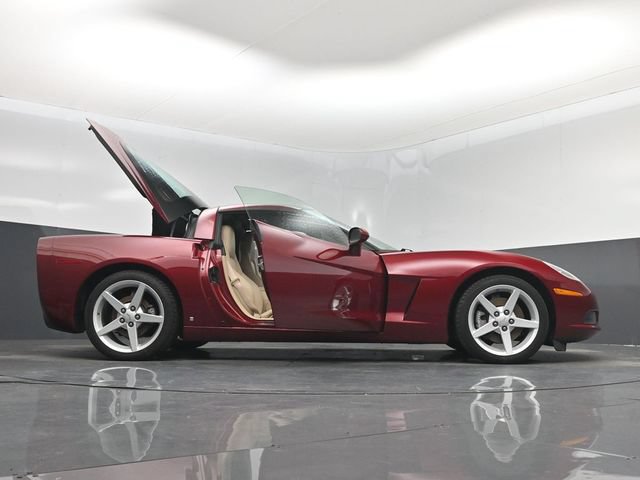 Used 2007 Chevrolet Corvette Coupe w/ Preferred Equipment Group RWD image 7