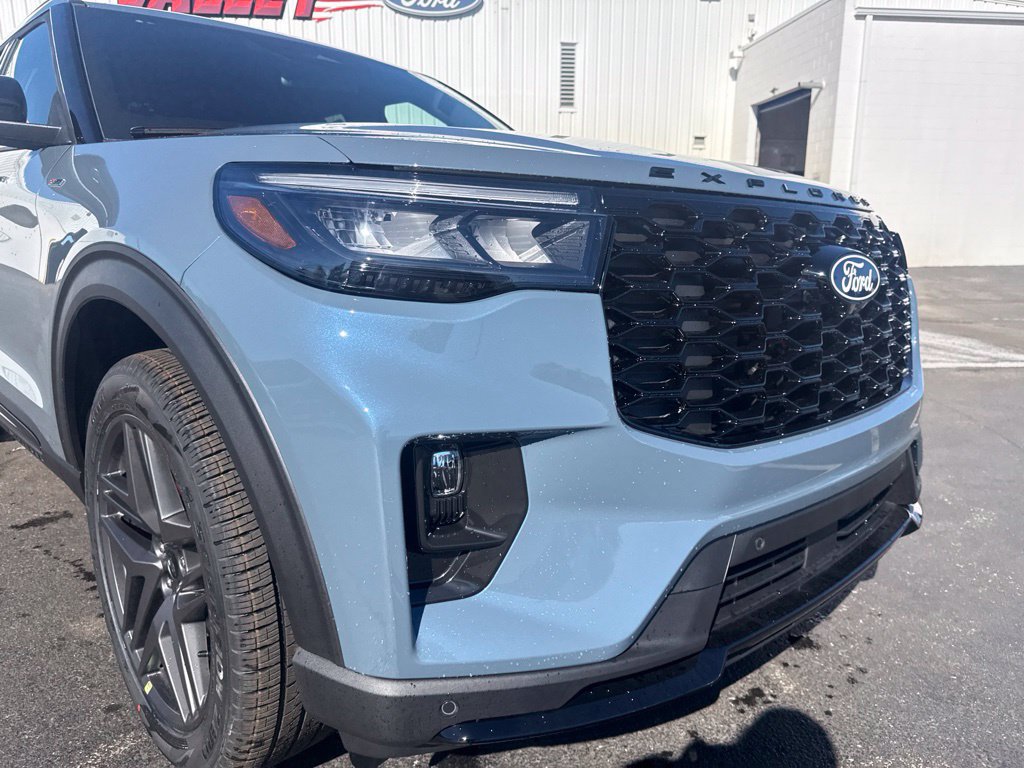 New 2027 Ford Explorer ST-Line w/ Premium Package AWD/4WD image 6
