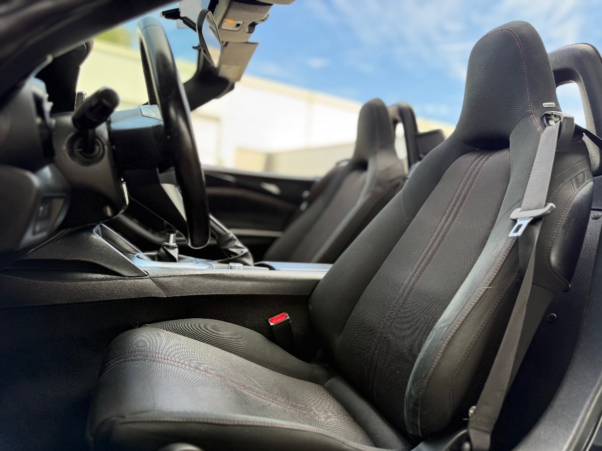 Used 2017 MAZDA MX-5 Miata Club RWD image 13