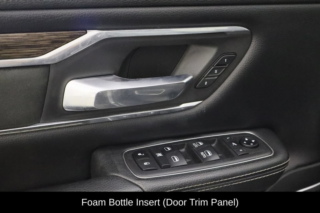 Used 2019 RAM 1500 Laramie AWD/4WD image 13