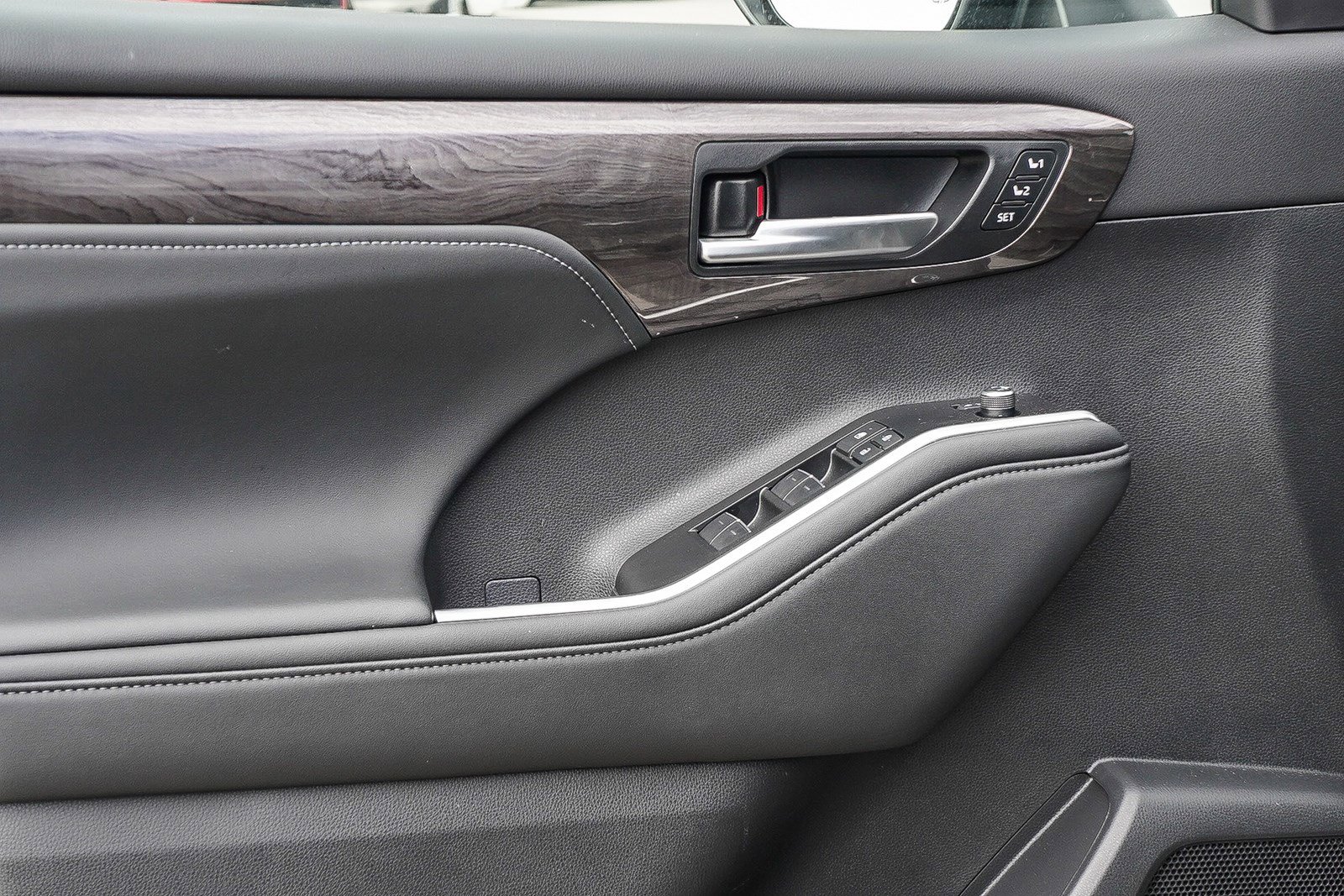 New 2025 Toyota Highlander Platinum image 20