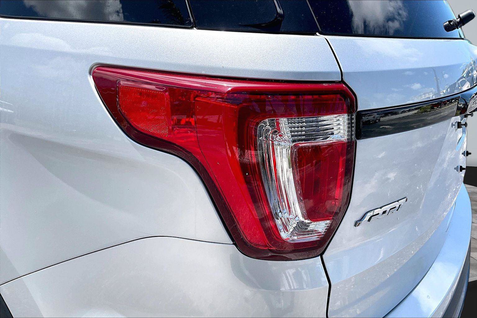 Used 2017 Ford Explorer Sport AWD/4WD image 23