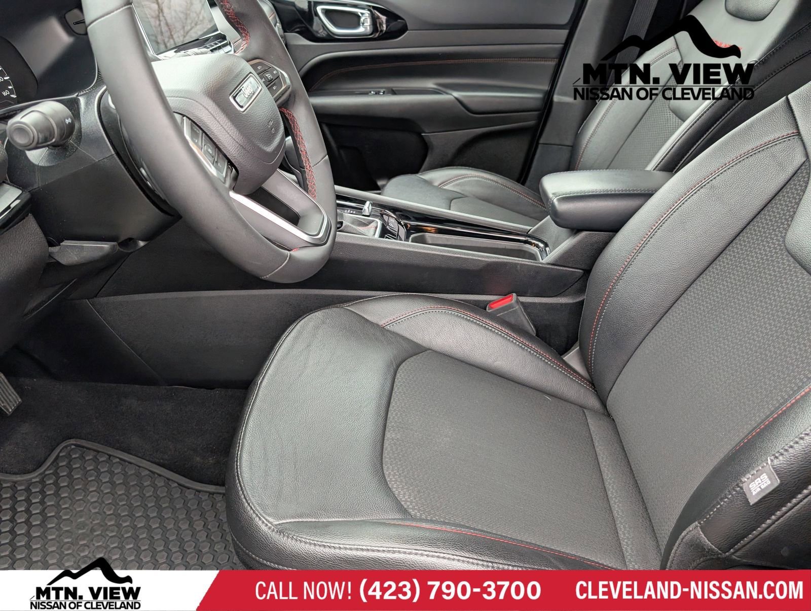 Used 2024 Jeep Compass Trailhawk image 13