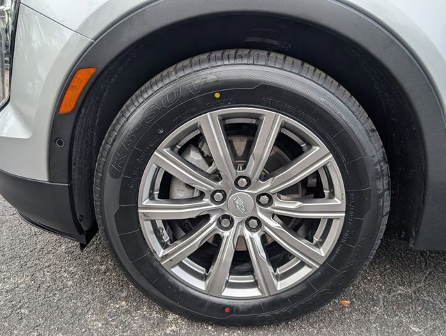 Used 2022 Cadillac XT4 Premium Luxury w/ Enhanced Visibility Package image 11