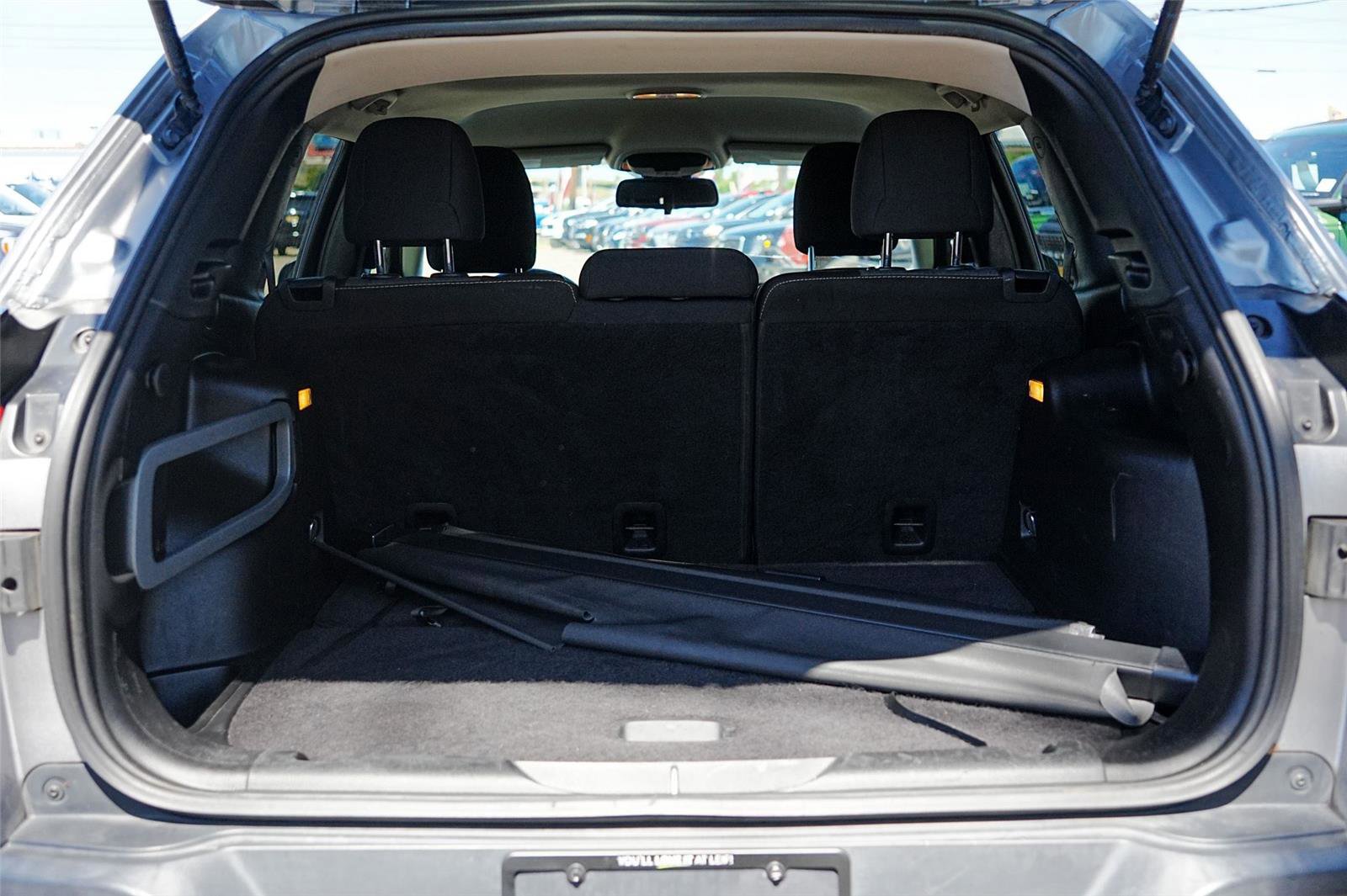 Used 2016 Jeep Cherokee Sport image 37