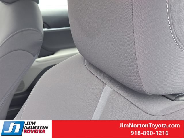 Used 2024 Toyota Camry LE w/ Convenience Package FWD image 17
