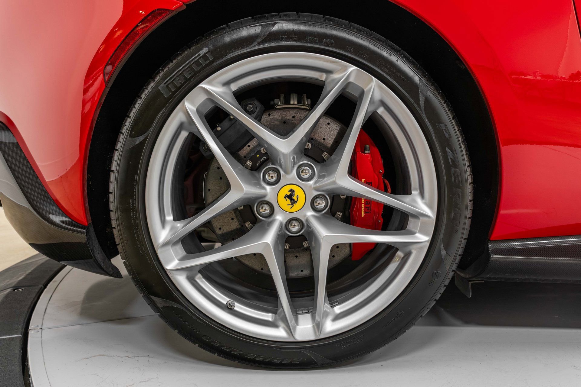 Certified 2025 Ferrari Roma Spider RWD image 15