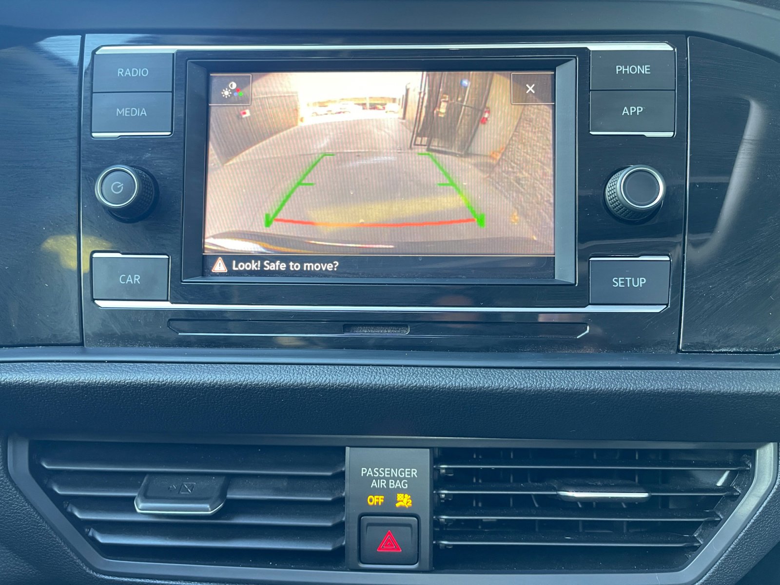 Used 2019 Volkswagen Jetta SE w/ Cold Weather Package image 19