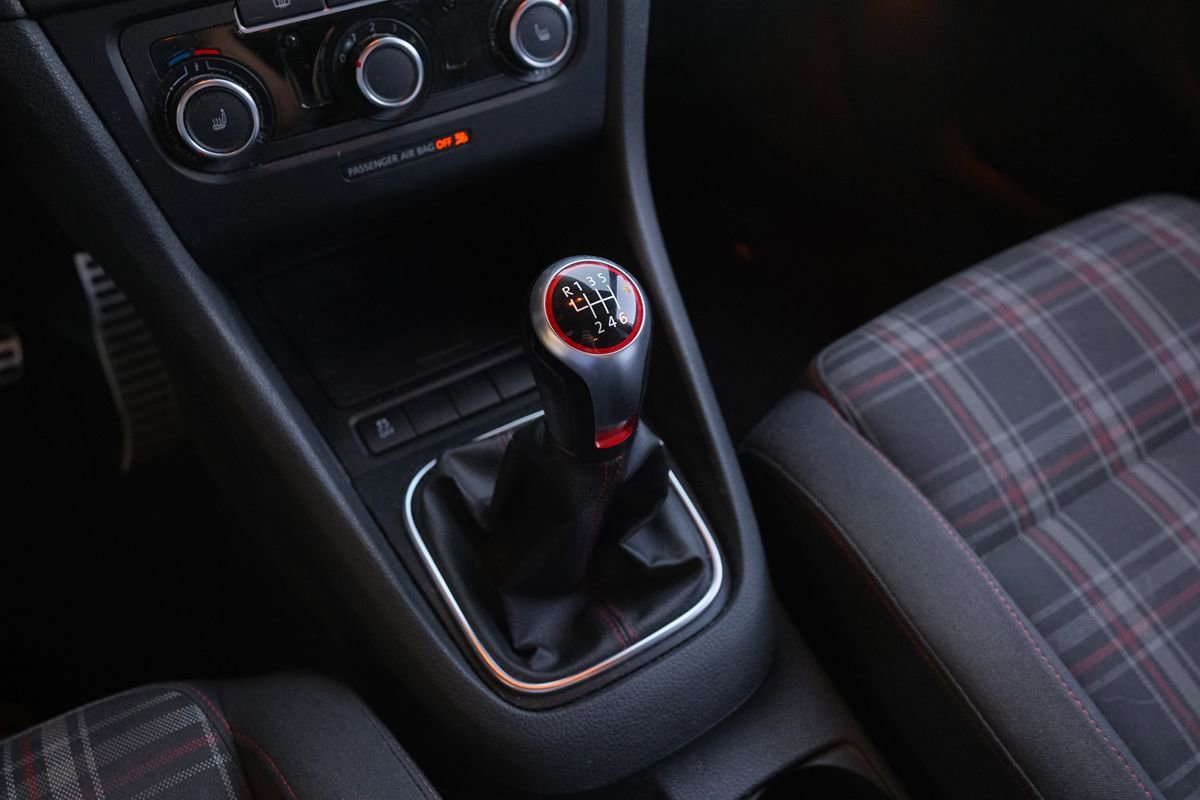 Used 2013 Volkswagen GTI 4-Door FWD image 21