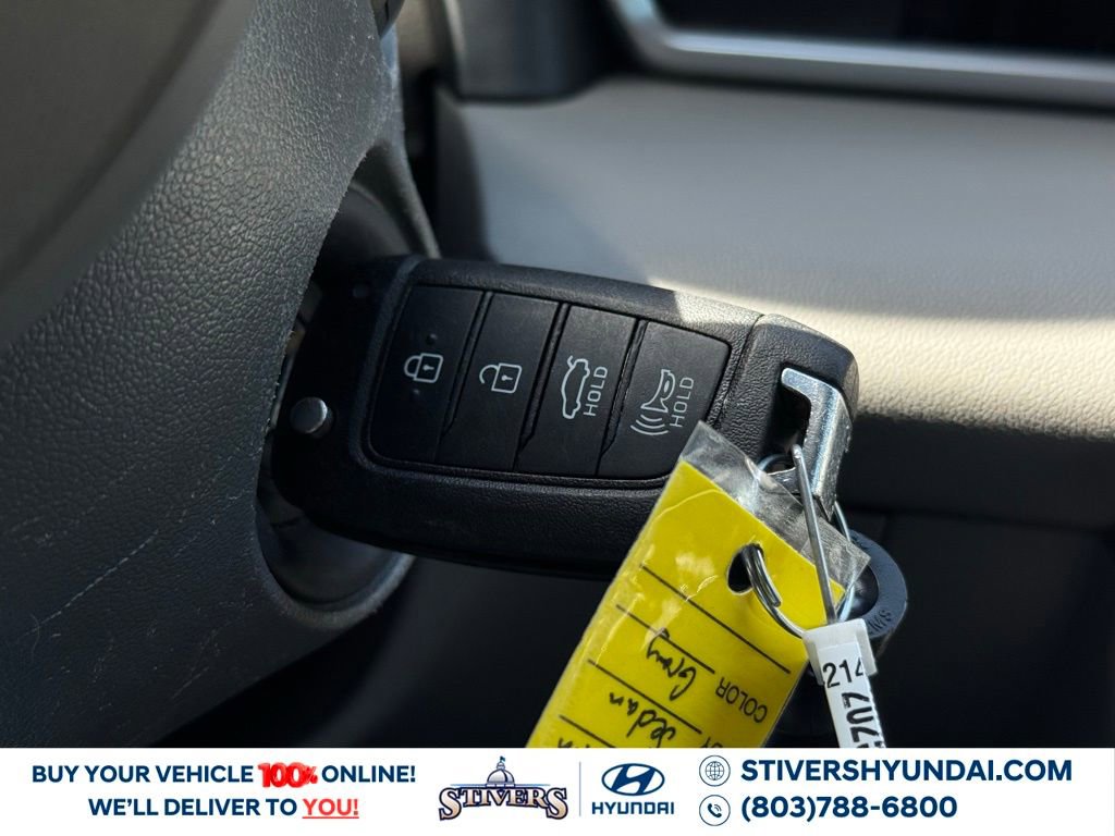 Used 2025 Hyundai Elantra SE image 31