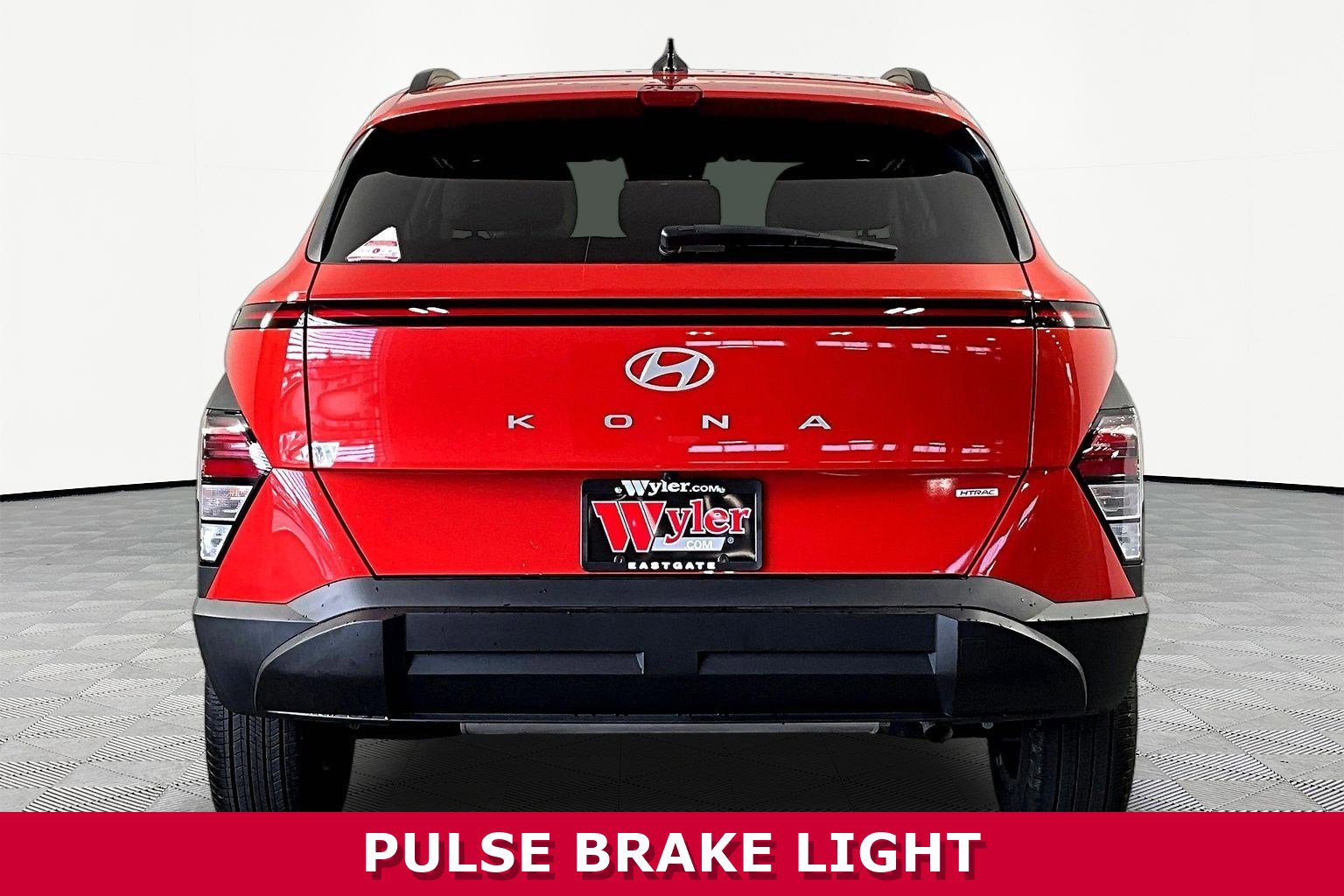 Used 2025 Hyundai Kona SEL AWD/4WD image 5