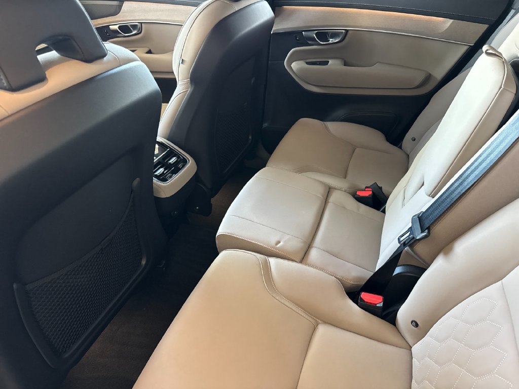 Certified 2026 Volvo XC90 B6 Plus AWD/4WD image 11