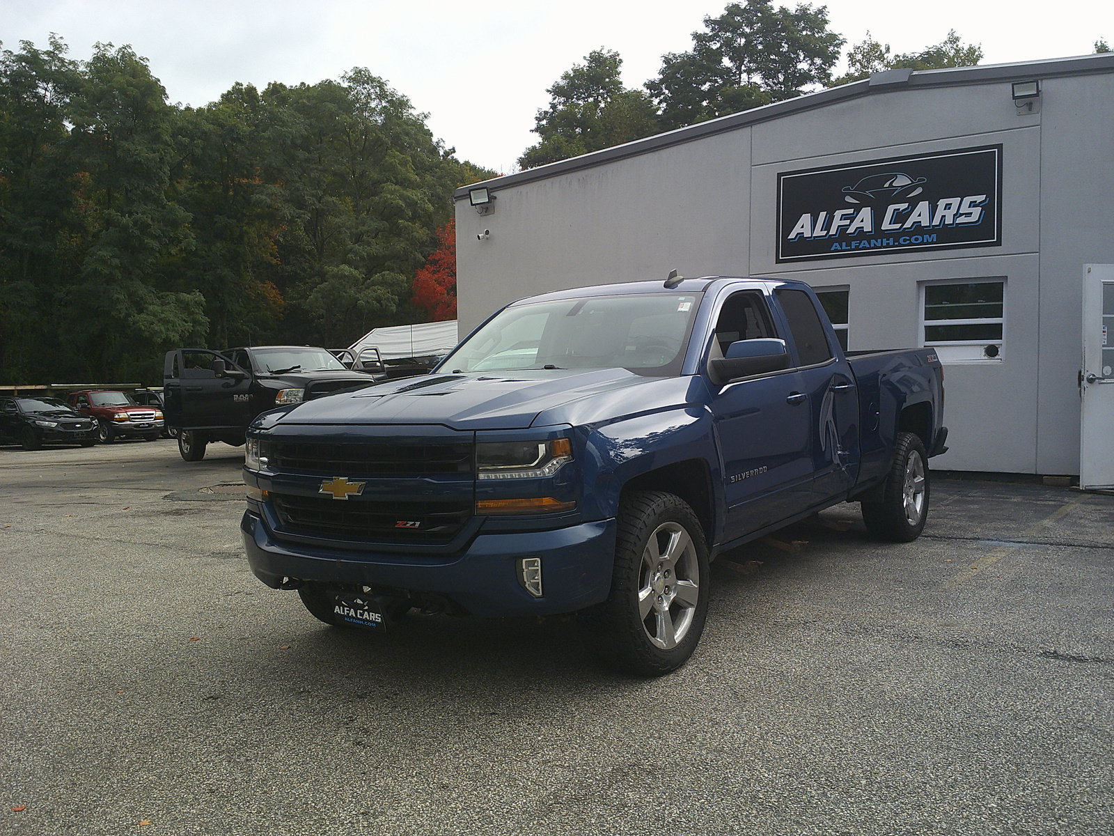 Used 2017 Chevrolet Silverado 1500 LT w/ All Star Edition AWD/4WD image 1