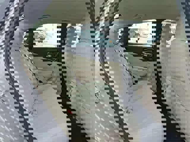 Used 2016 Chrysler 200 Limited image 30