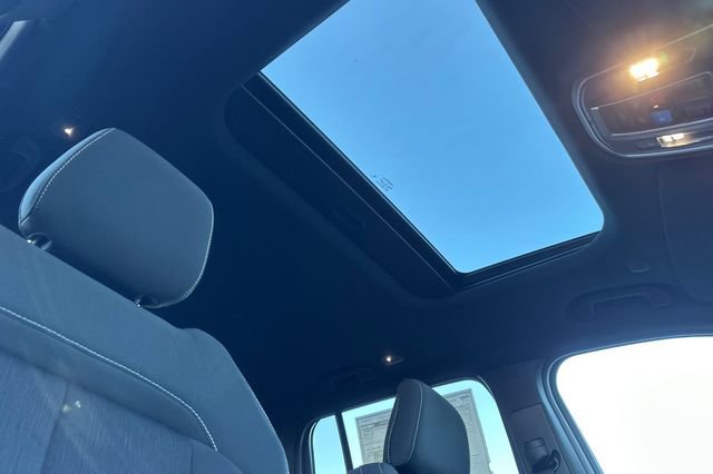 New 2025 Jeep Grand Cherokee Laredo X w/ Luxury Tech Group I image 17