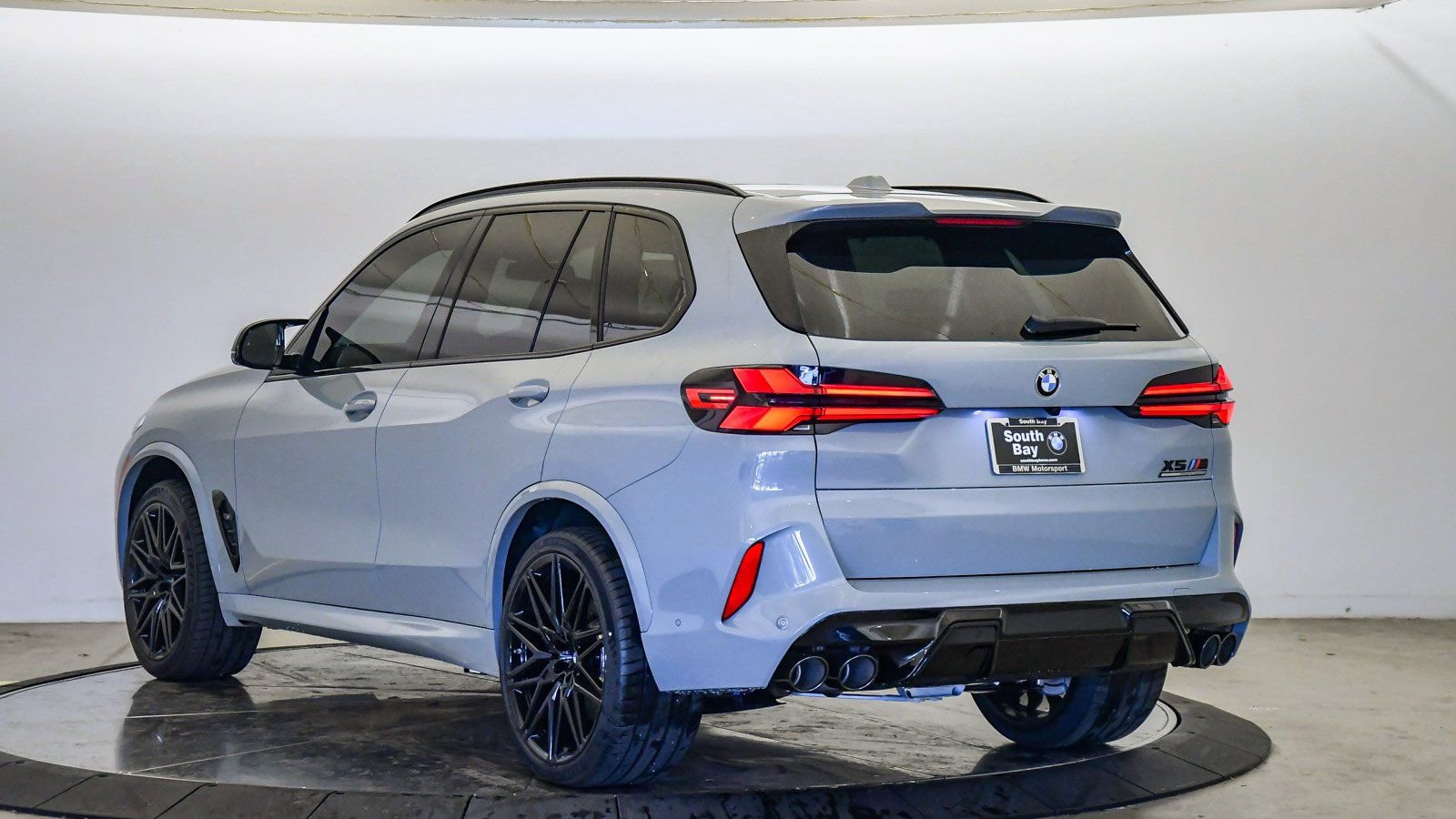 New 2026 BMW X5 M Competition w/ Executive Package image 2