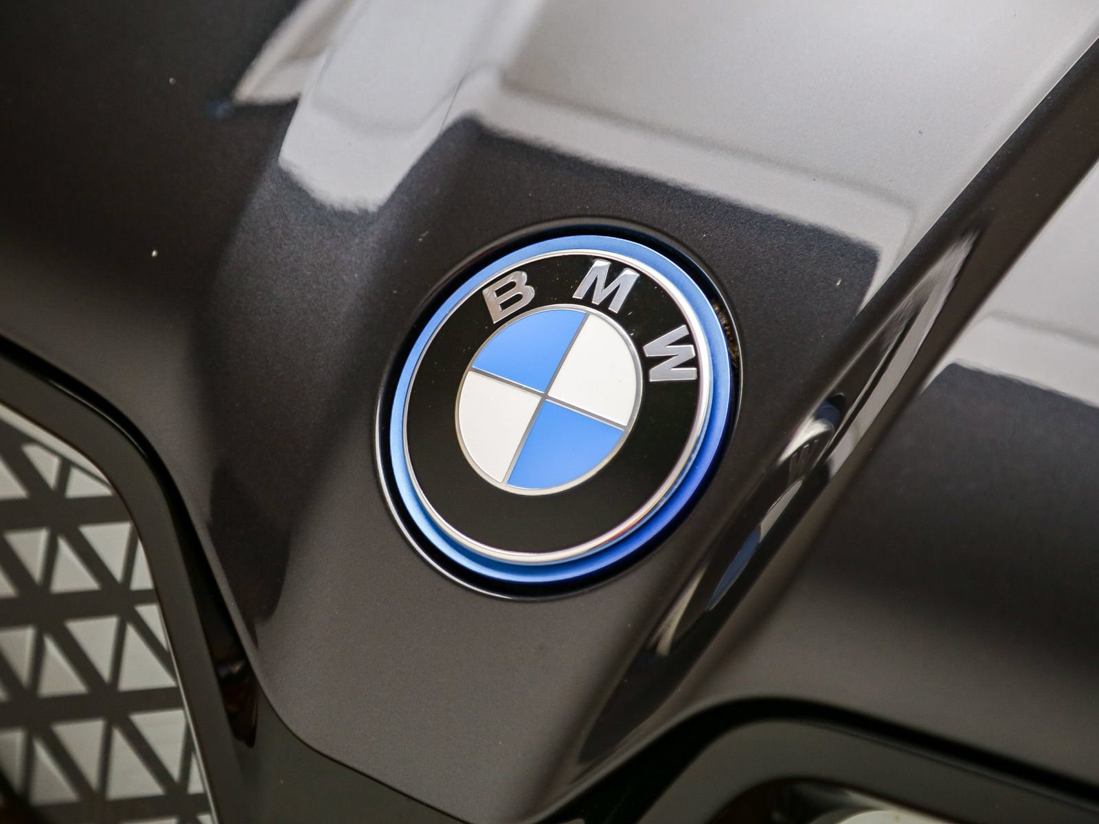 Certified 2024 BMW iX xDrive50 w/ Premium Package AWD/4WD image 9