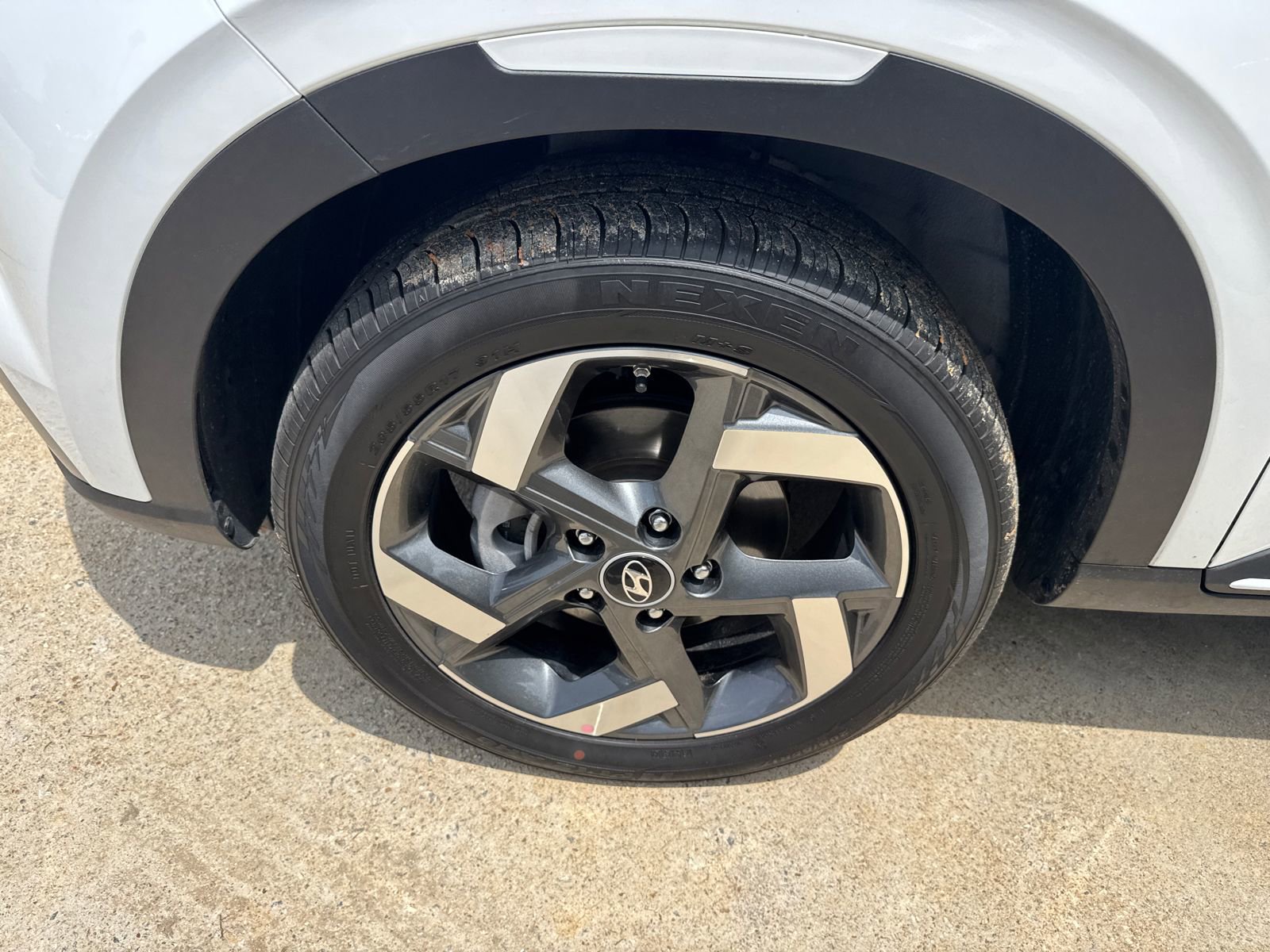 Certified 2026 Hyundai Venue SEL FWD image 11