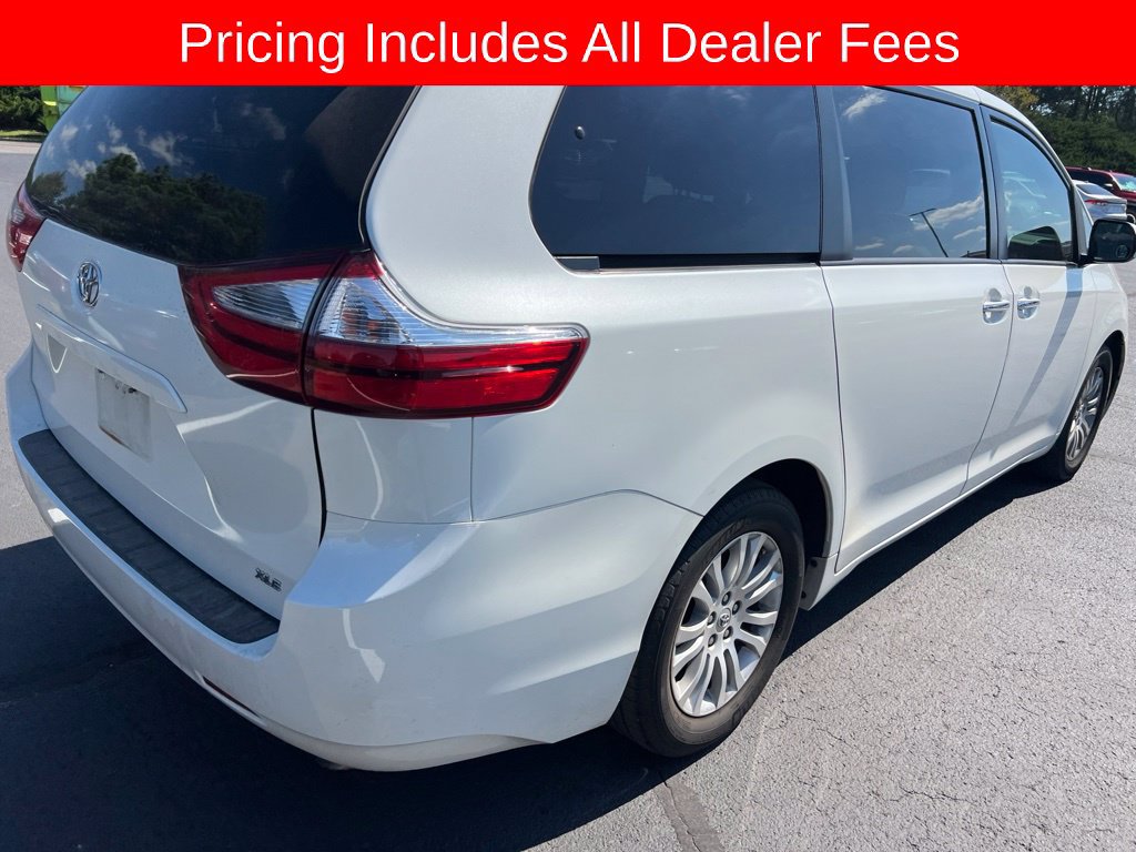 Used 2017 Toyota Sienna XLE FWD image 20
