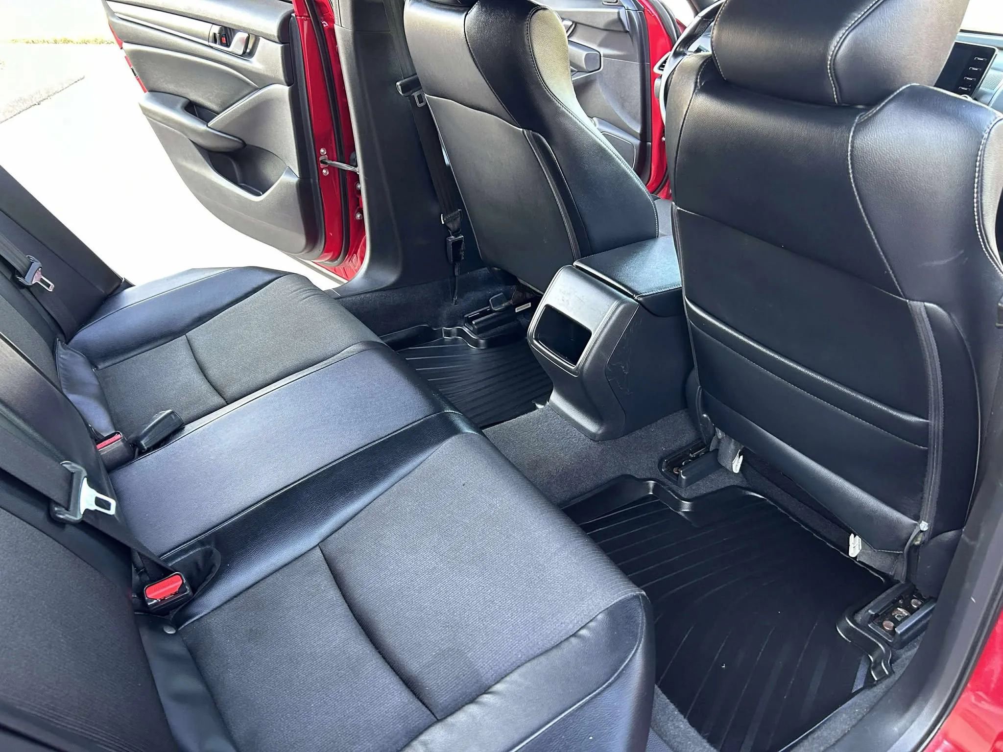 Used 2018 Honda Accord Sport image 24