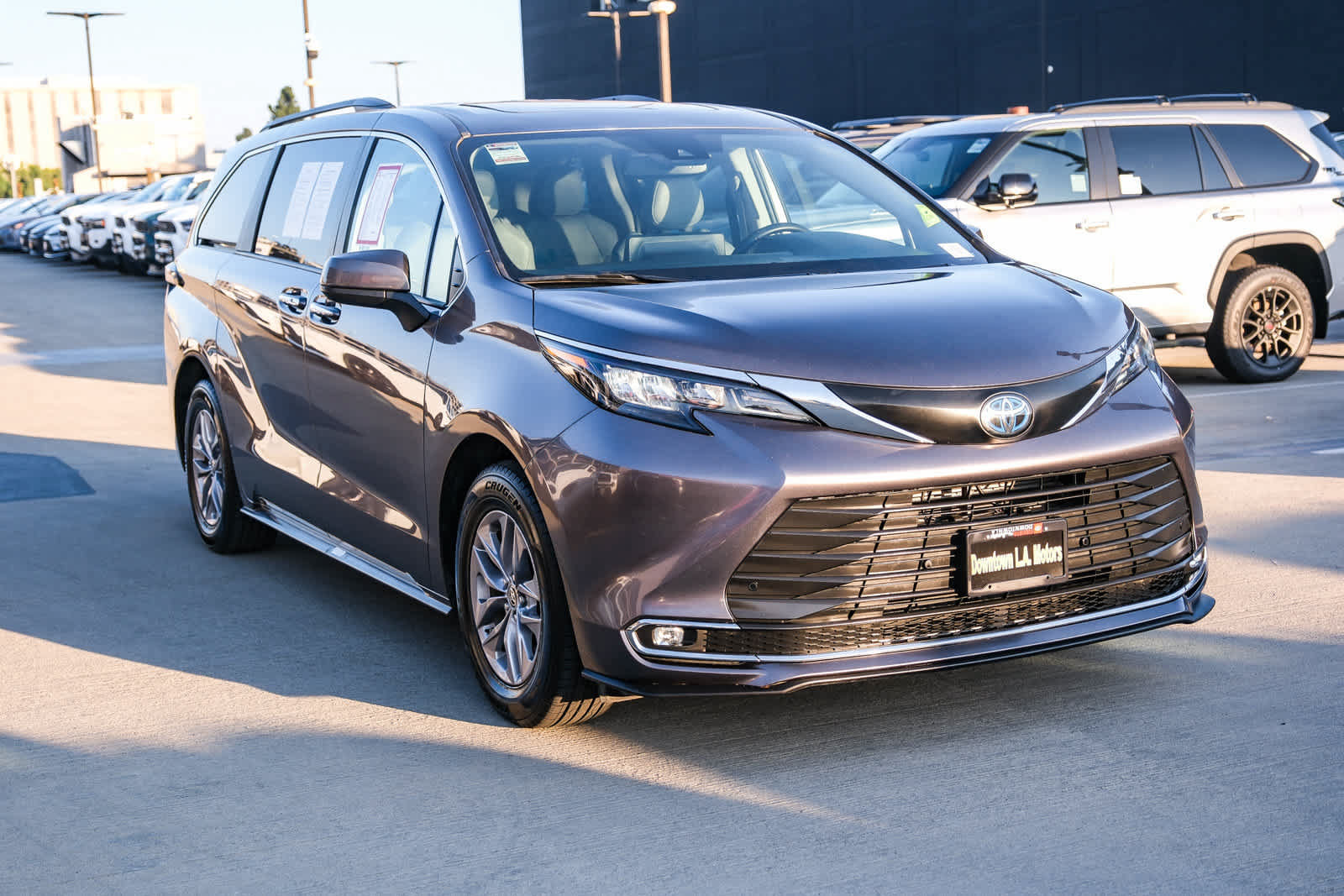 Certified 2024 Toyota Sienna XLE FWD image 3