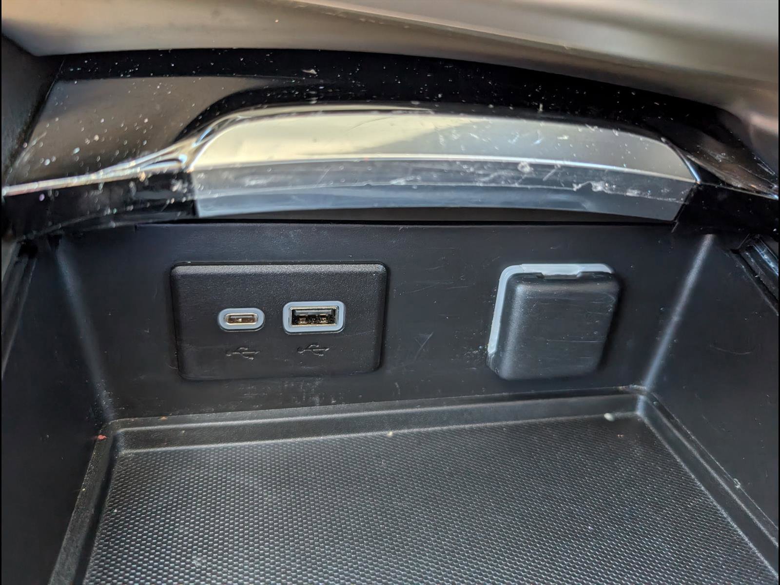Used 2023 Buick Envision Essence AWD/4WD image 17