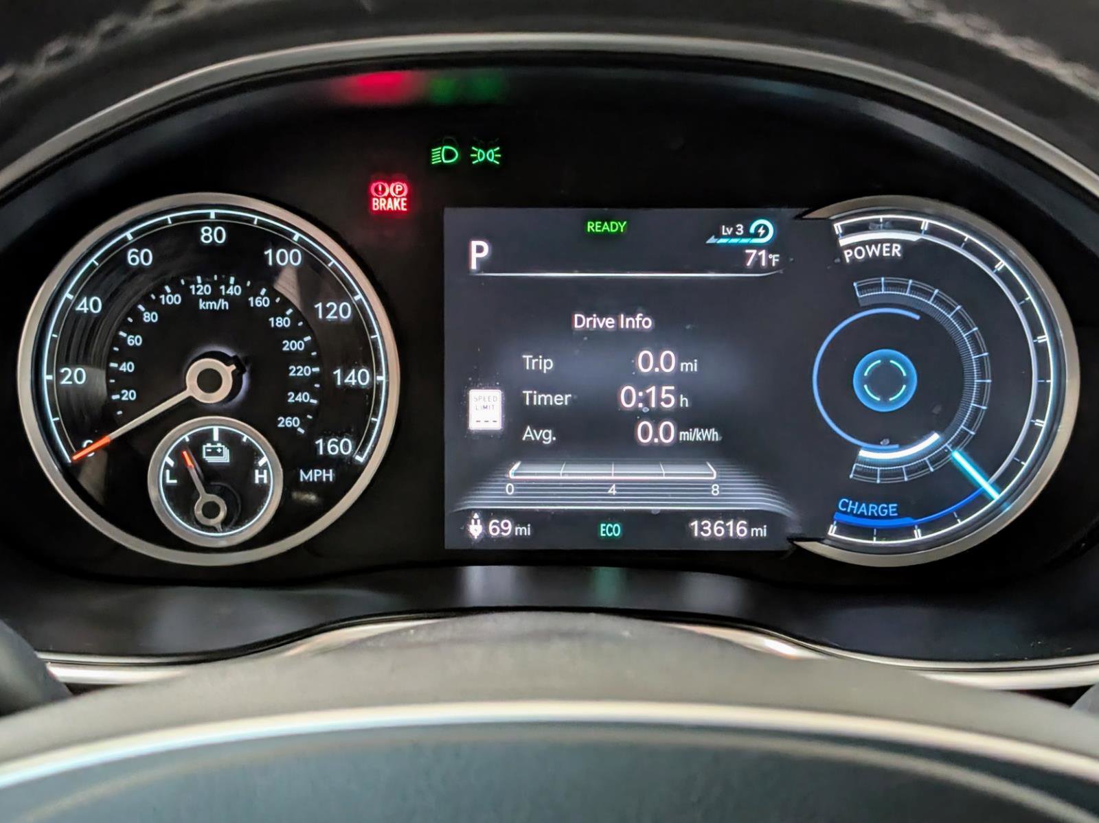 Used 2024 Genesis G80 image 31